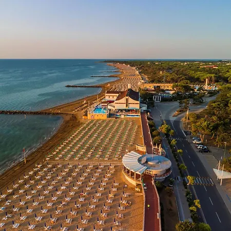 Lignano With Parking Apartment *